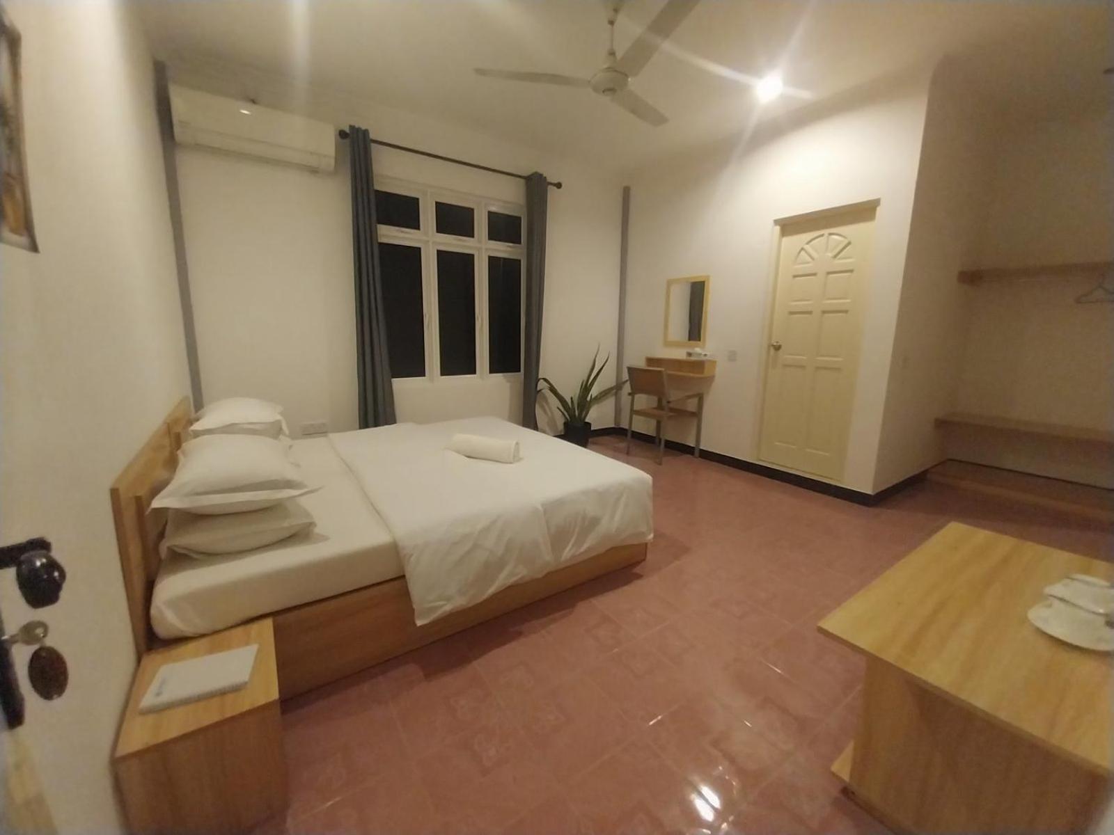 Clove Beach Addu City Exterior foto